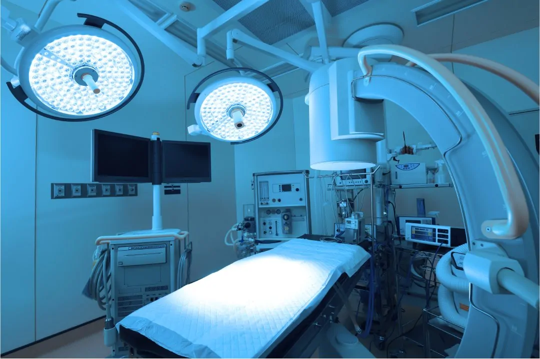 Equipment,And,Medical,Devices,In,Modern,Operating,Room,Take,With