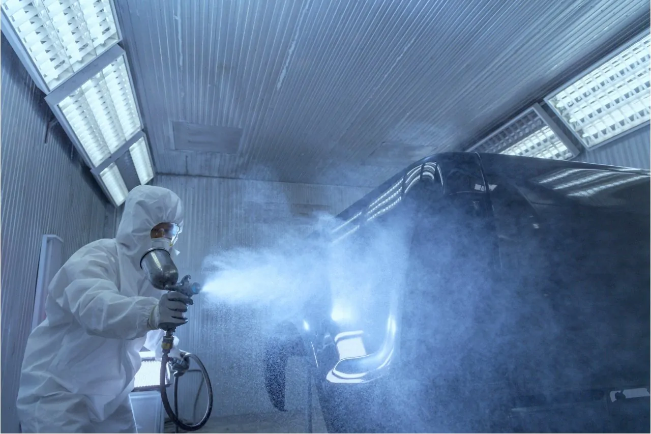 Repair,And,Painting,Car,Mechanic.worker,Painting,A,Car